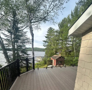 Refaire le patio de votre chalet : Pourquoi choisir les planches en plastique recyclé Dekavie?